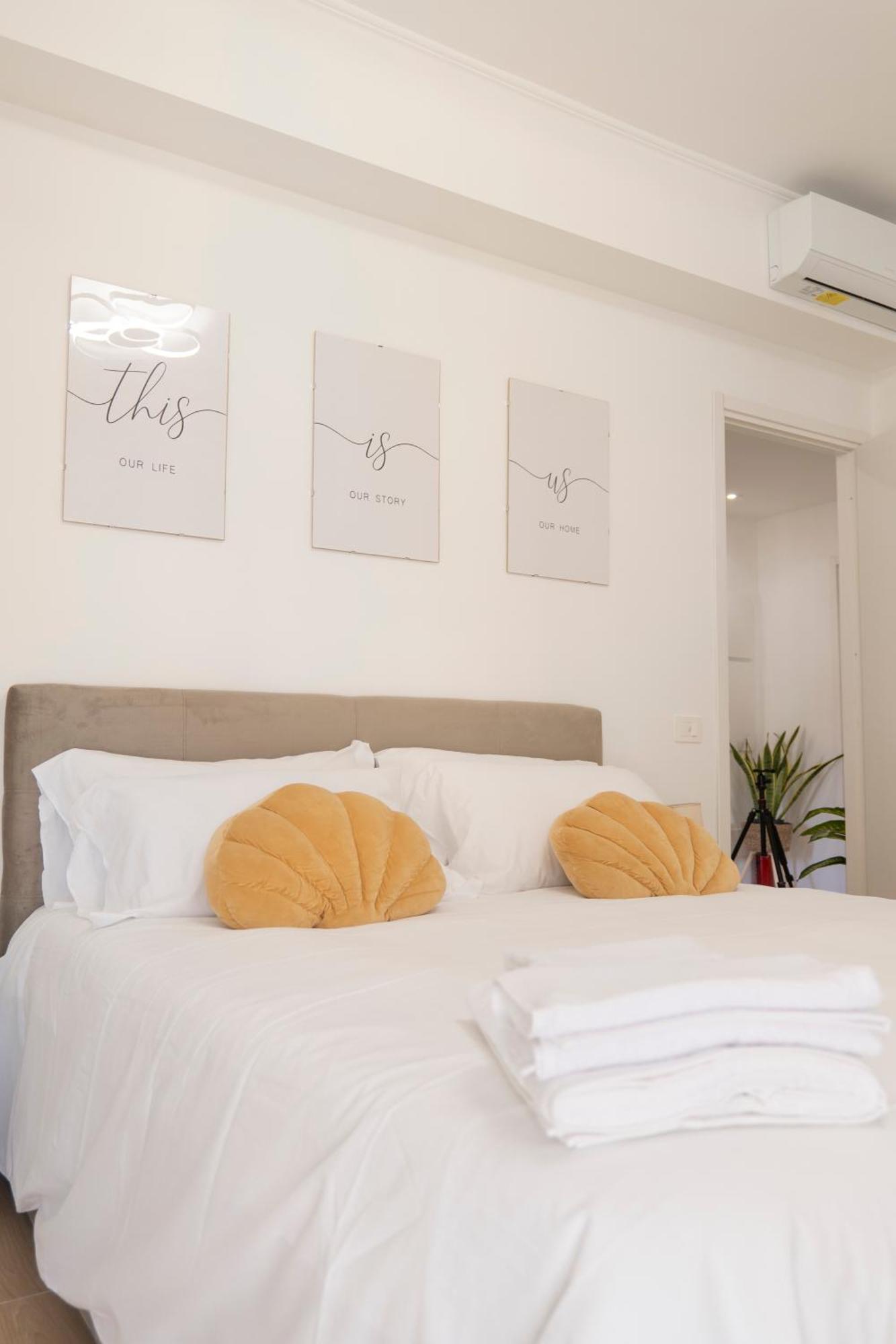 Cocoon House * Rom